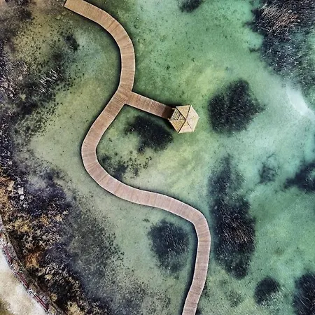 Mieszkaj U Marty W Grodku アパート *